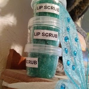 Sugar lip scrub in bluberry hill by Cc Divine Designs